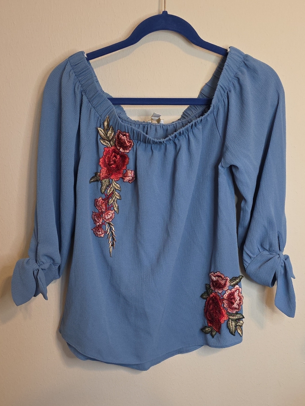 C Light Blue Off-Shoulder Floral Embroidered Blouse